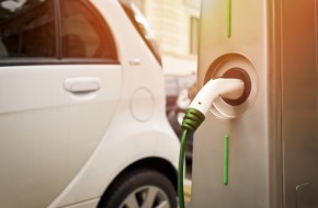 The Many Benefits of Driving Electric Cars